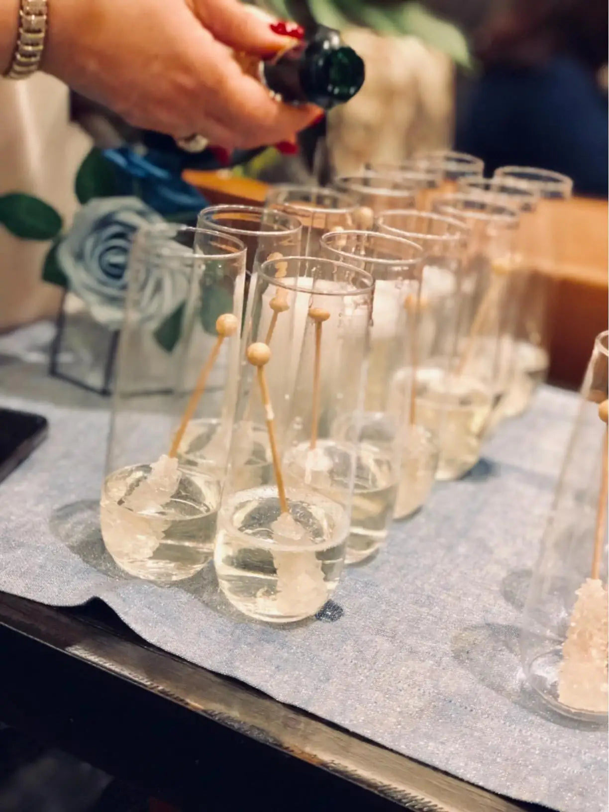 12-48Pcs Plastic Champagne Flutes 9Oz Stemless Plastic Champagne Glasses Shatterproof Disposable for Mimosa Bar Wedding Toasting