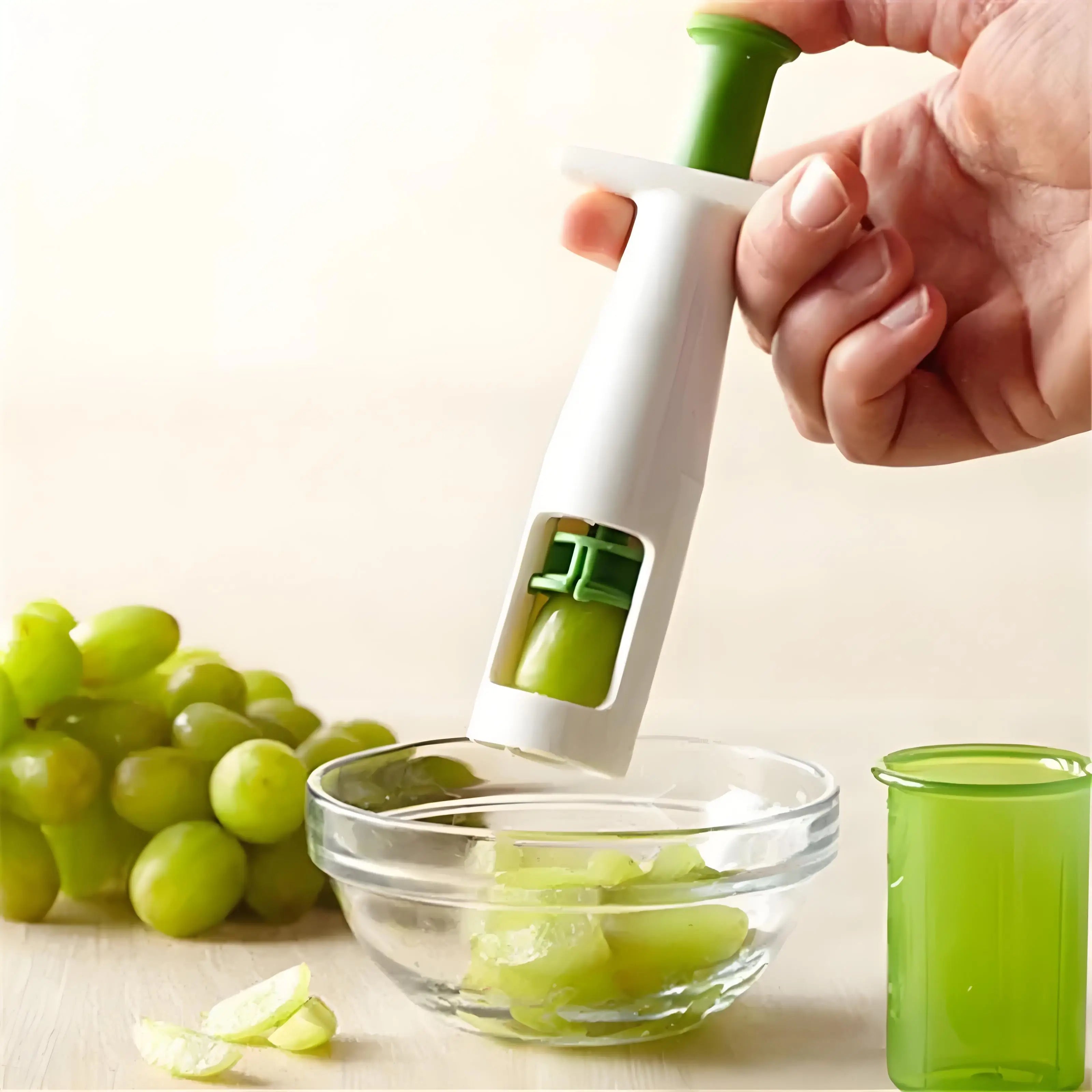 1Pc Multi-functional Creative Grape Cutter Cherry Peach Tomato Small Fruit Corer Slicer Kitchen Tools